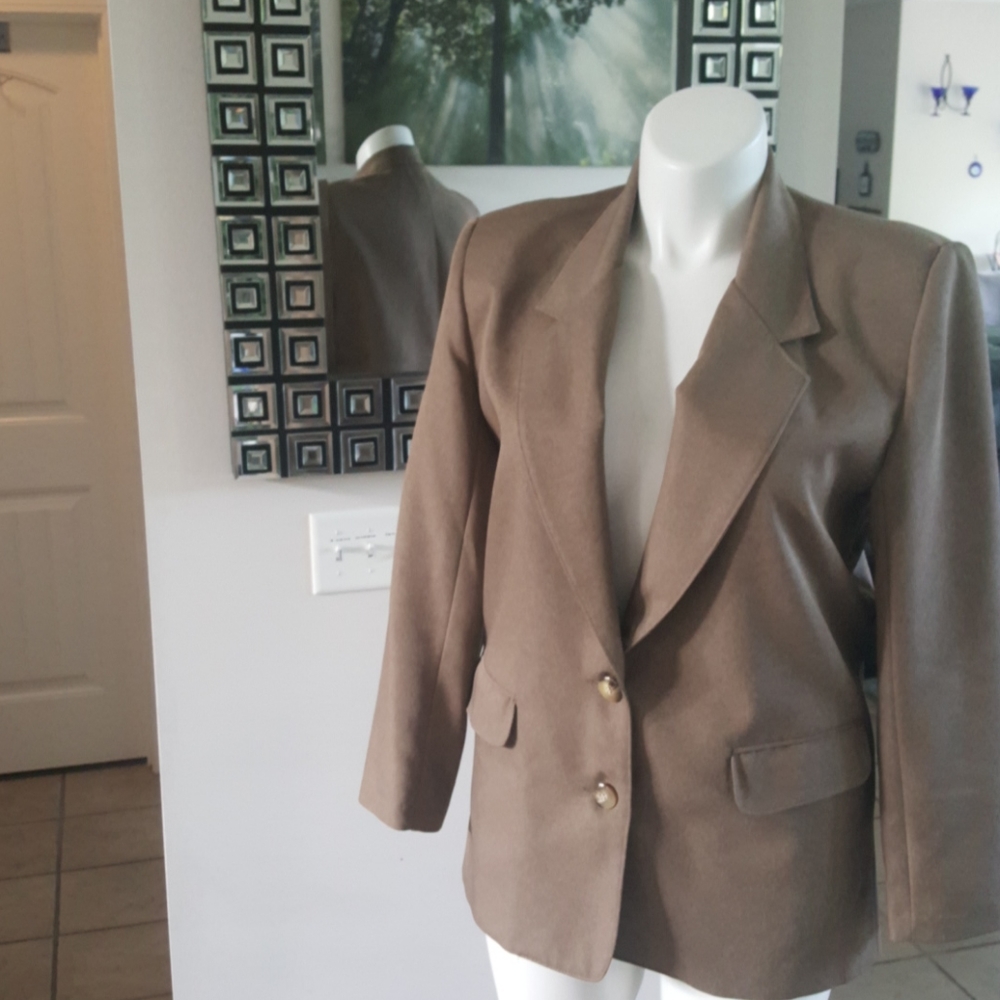 Alfred Dunner. Basic Lined Blazer. 12. Tan. - image 1
